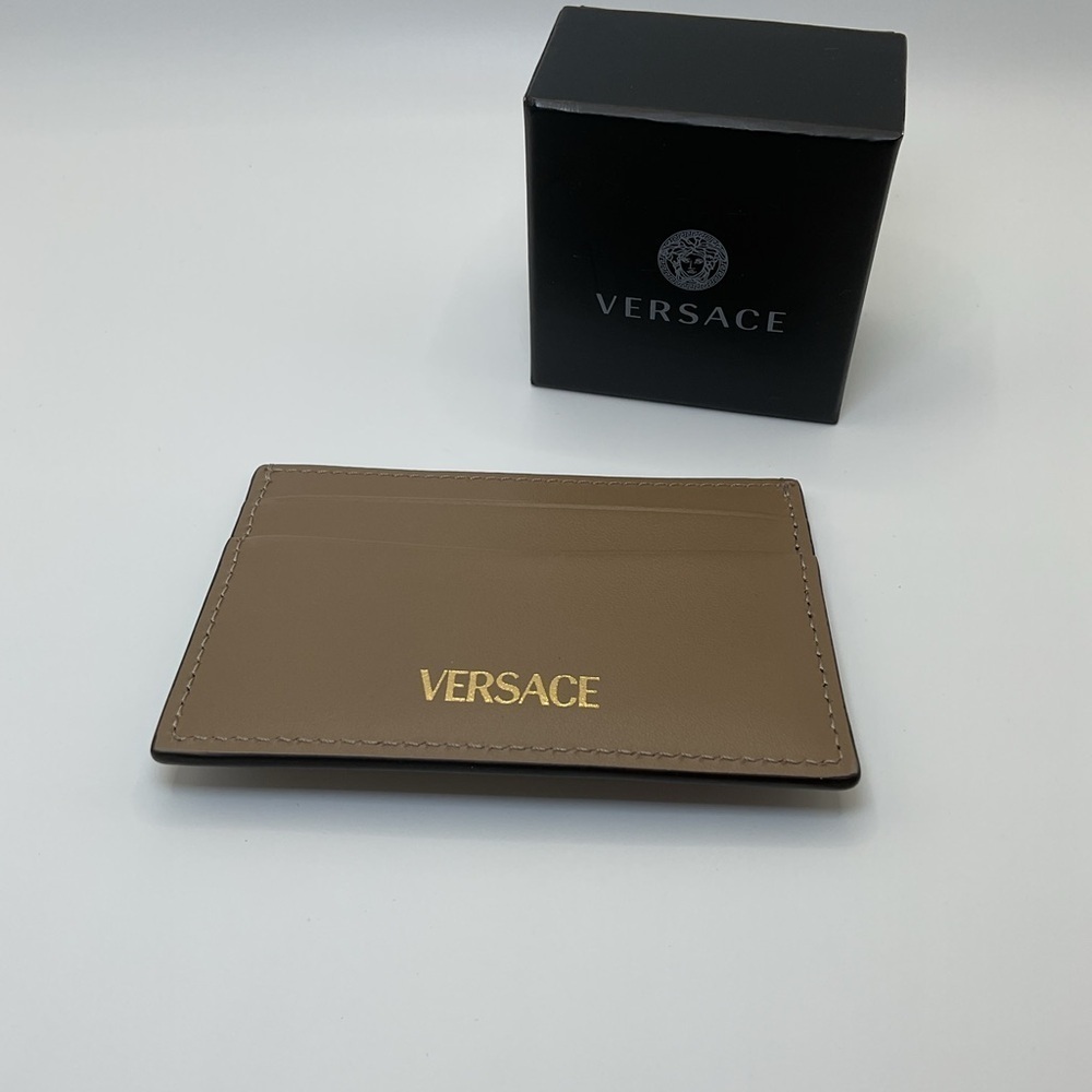 Versace Tan and Gold Card Holder NWT. Unisex - Picture 4 of 6